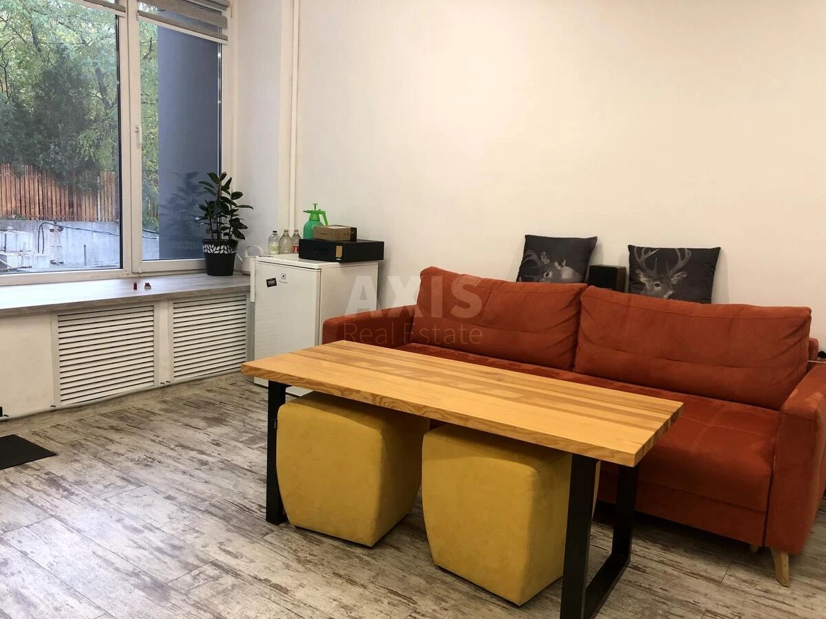 Office vul. Strutyns'kogo Sergija 8, 160m2611461