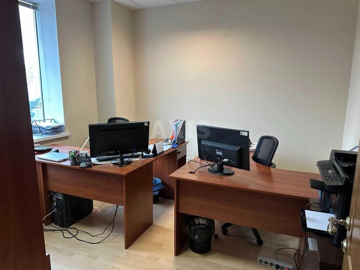 Office vul. Shums'kogo Jurija 1, 196m26675511