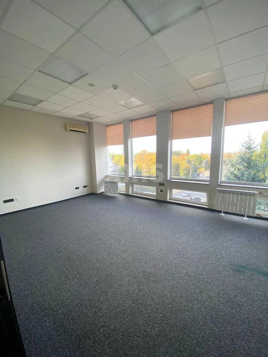 Office vul. Lypkivs'kogo Vasylja Mytropolyta 45, 146m2717710