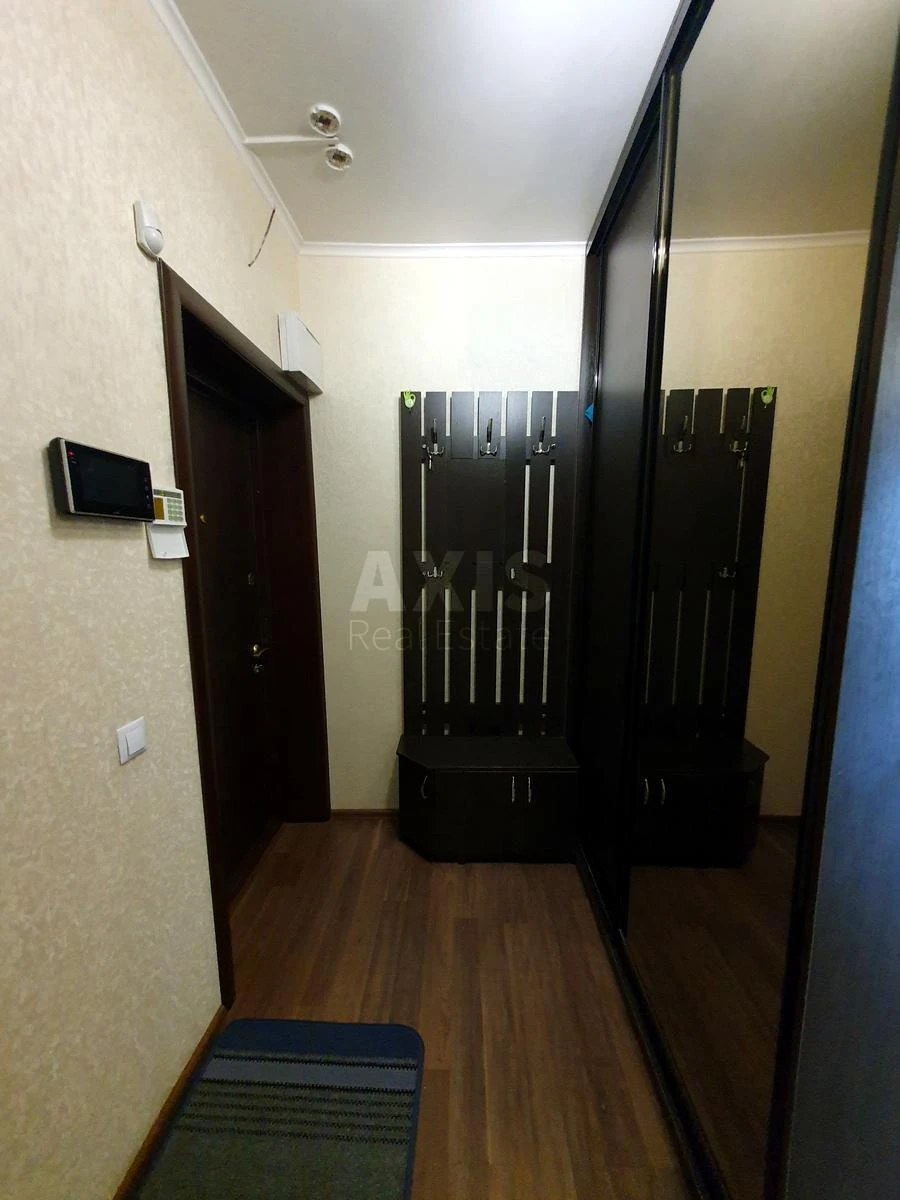 2к квартира ул. Ахматовой Анны 32/18655578