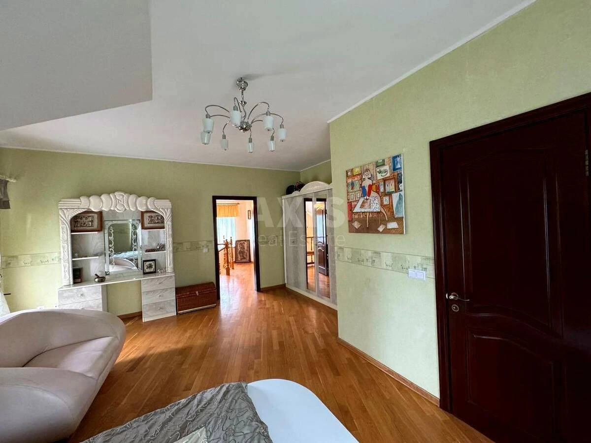 Дoм ул. Богатырская, 200м2, город Киев655180