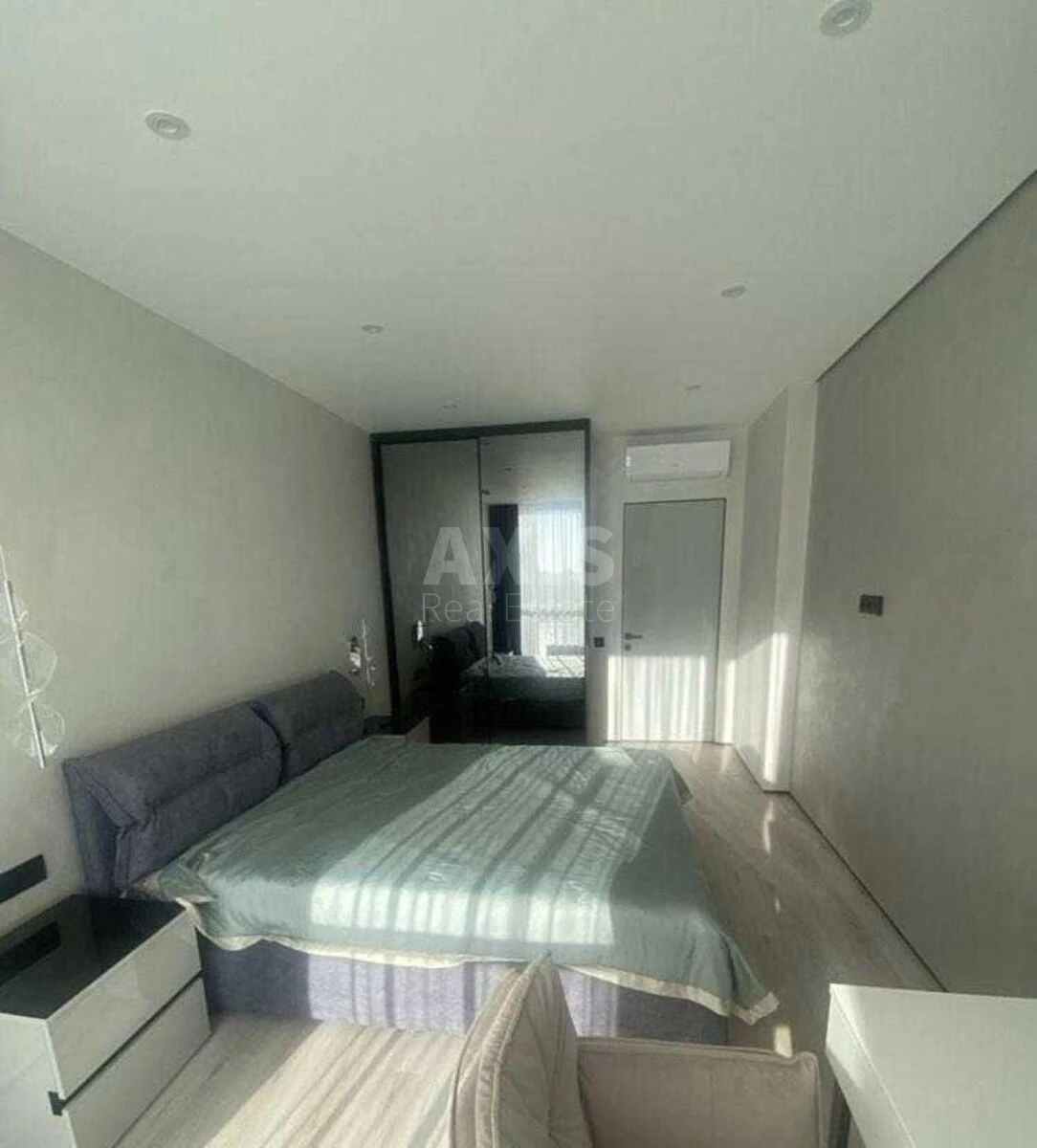 3k apartment nab. Dniprovs'ka 15628604