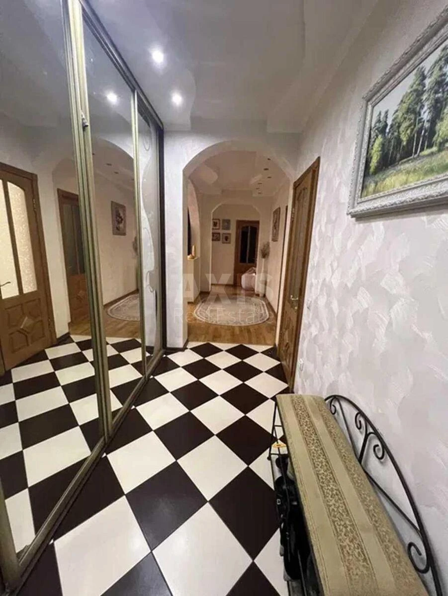 4к квартира ул. Волынская 10657353