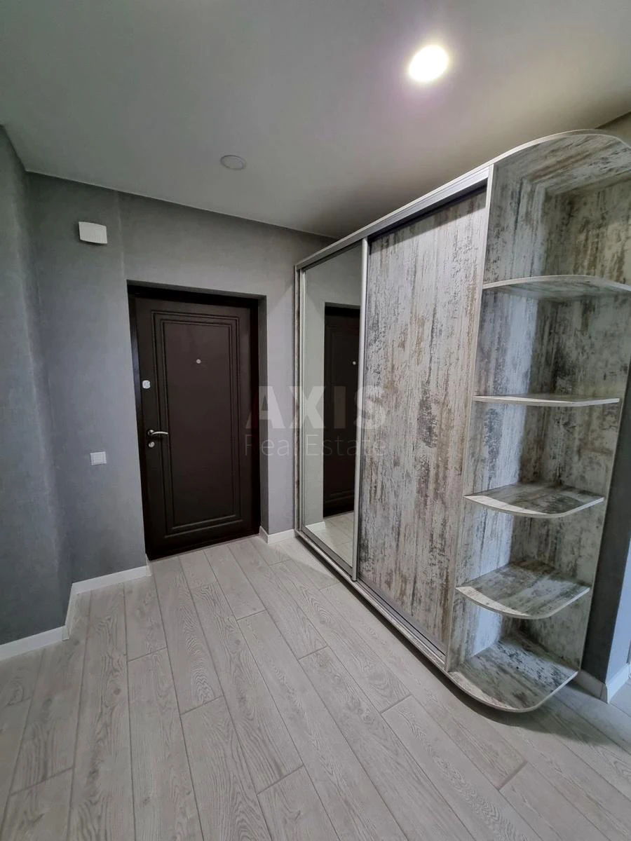 3k apartment vul. Lypkivs'kogo Vasylja Mytropolyta 37Г6577111