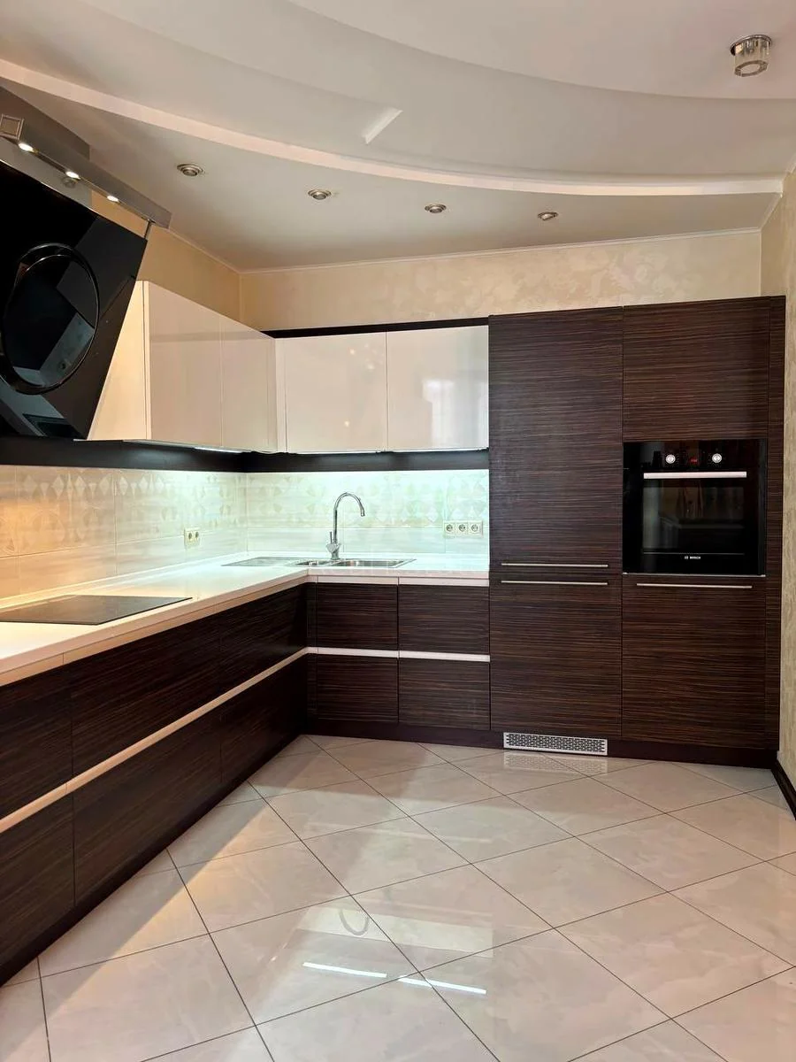 4k apartment nab. Dniprovs'ka 19