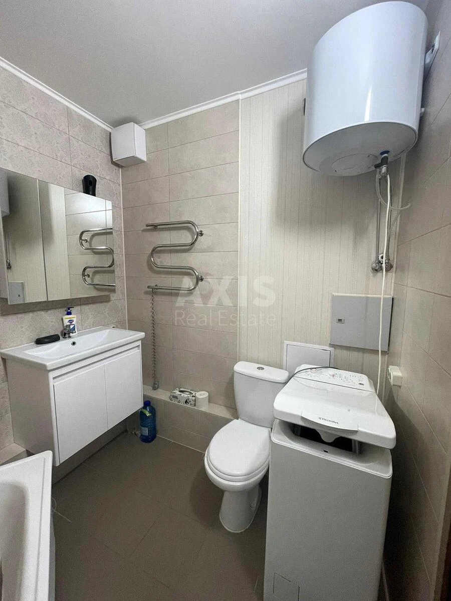 1k apartment pr-t Glushkova Akademika 6696786