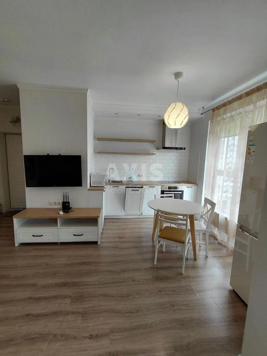 1k apartment vul. Revuc'kogo 40