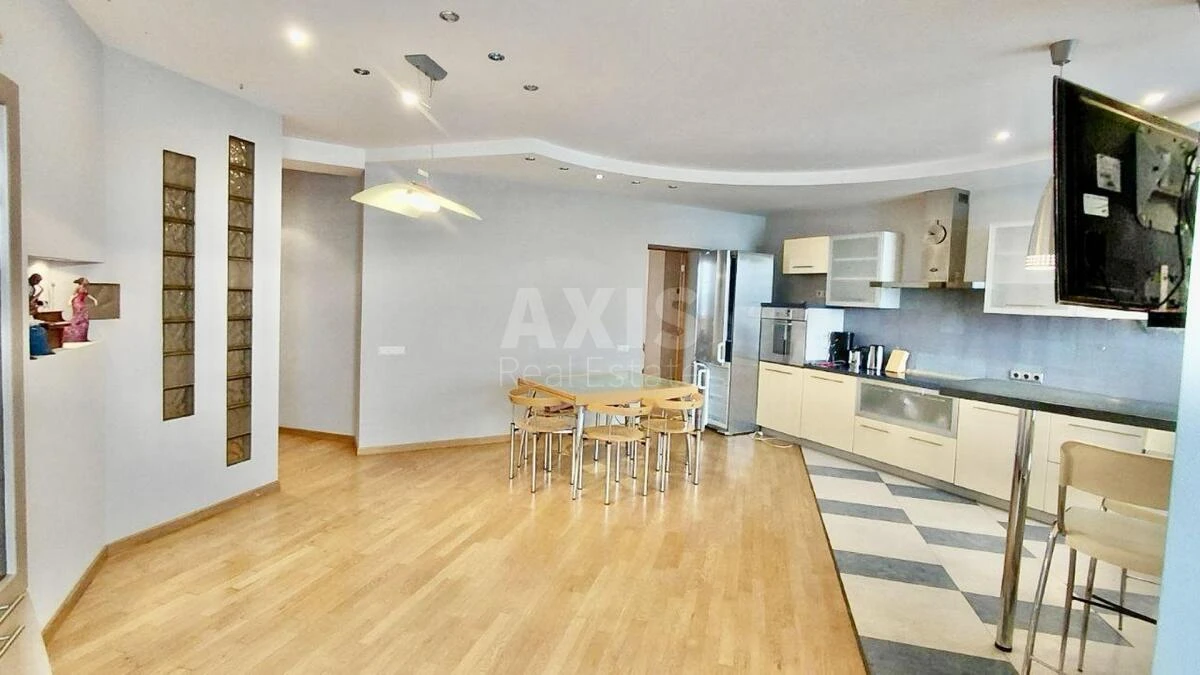 3k apartment vul. Bogatyrs'ka 18А667704