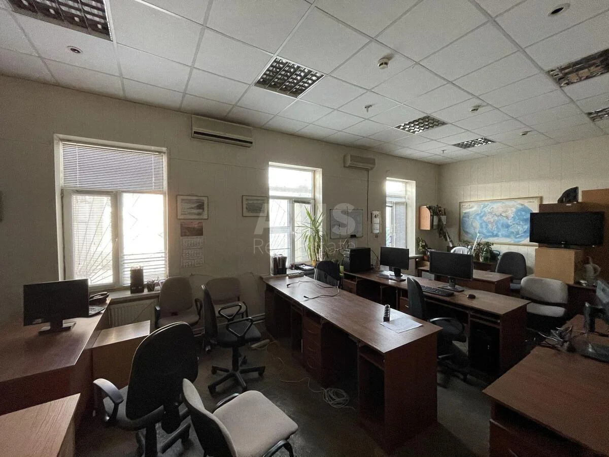 Office vul. Derevoobrobna 5, 300m2
