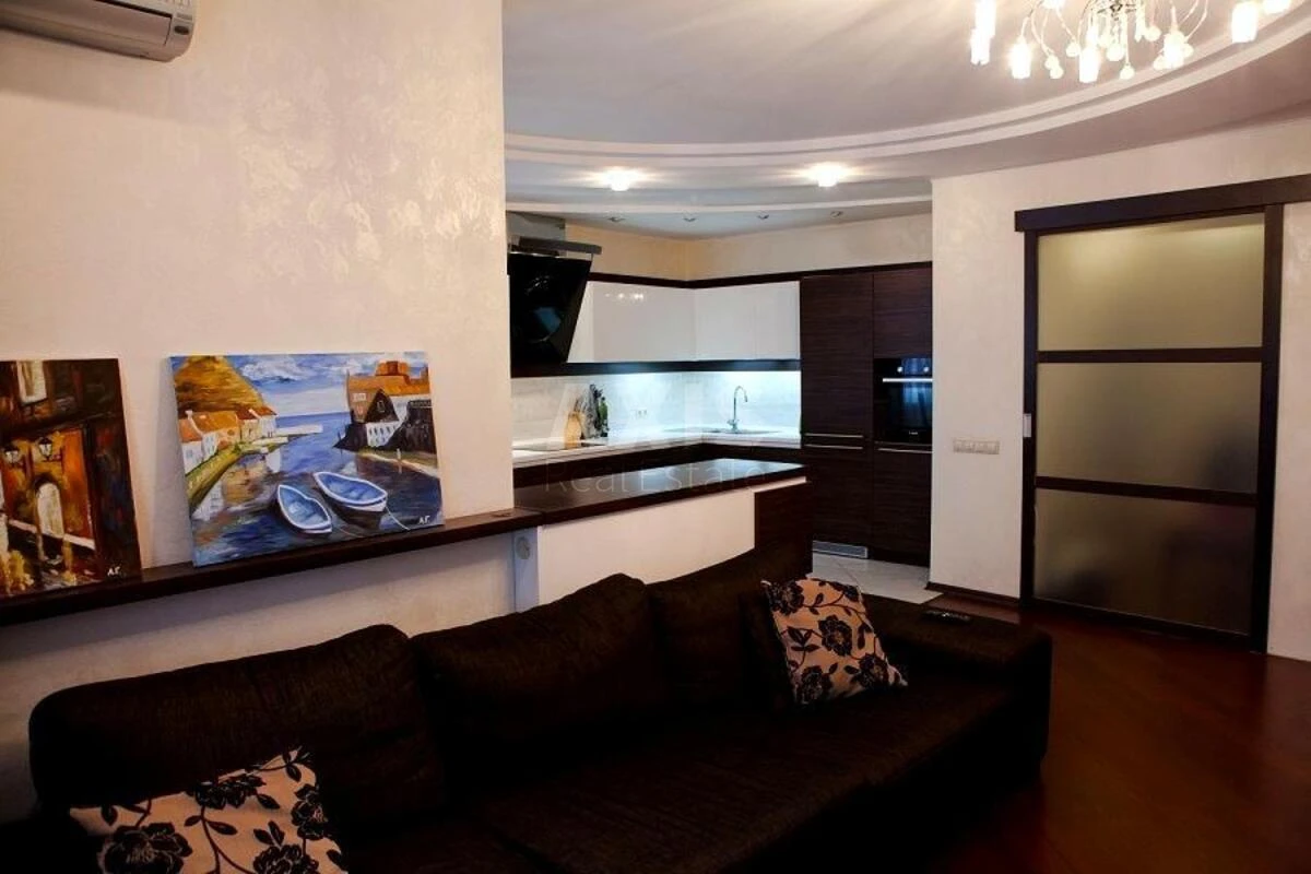4k apartment nab. Dniprovs'ka 19680034