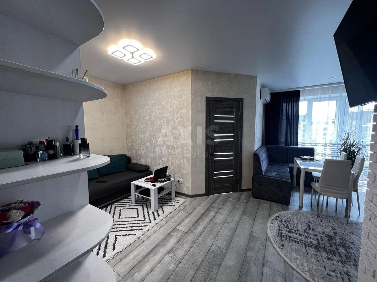 1k apartment vul. Radystiv 32684072