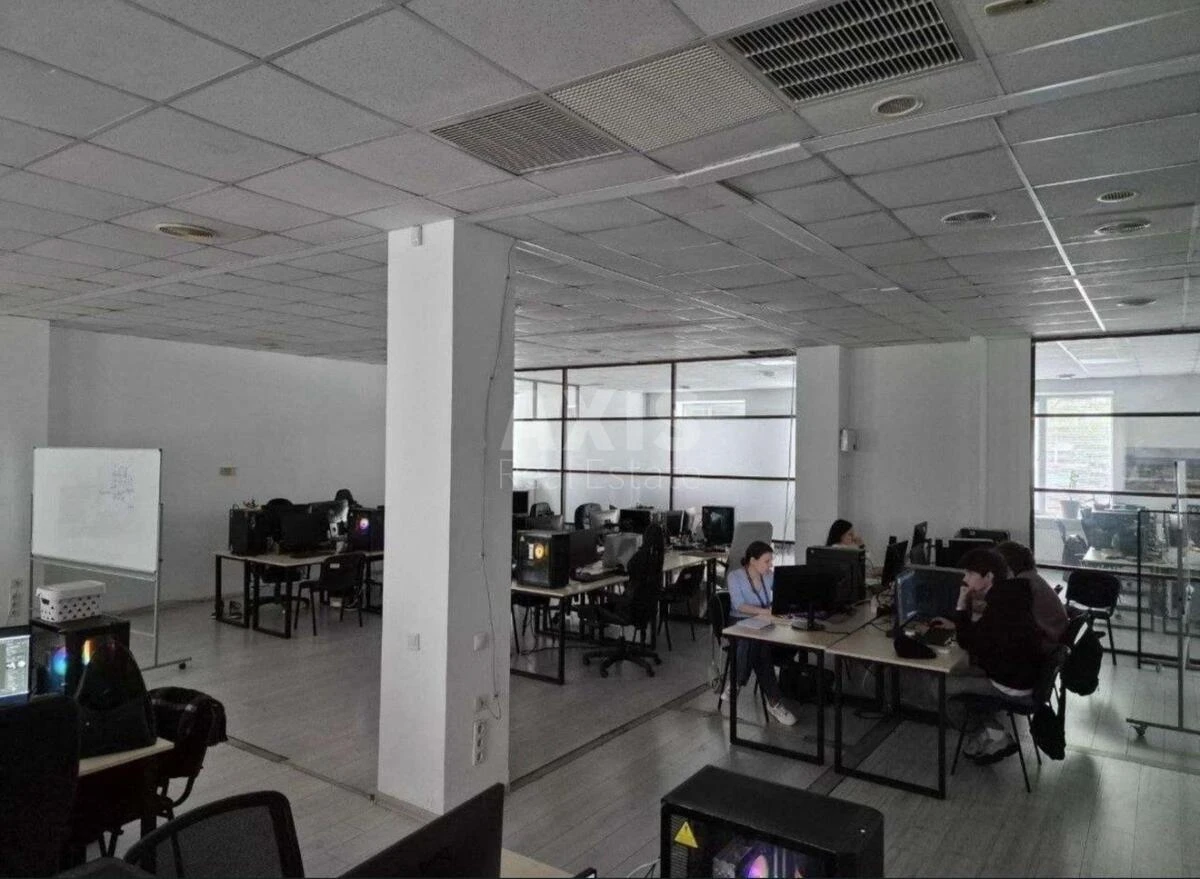 Office vul. Pymonenka Mykoly 13, 360m2698803