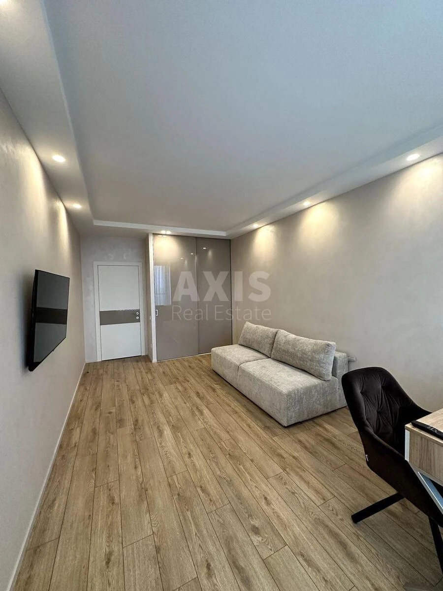 2k apartment pr-t Berestejskij 5Б667149
