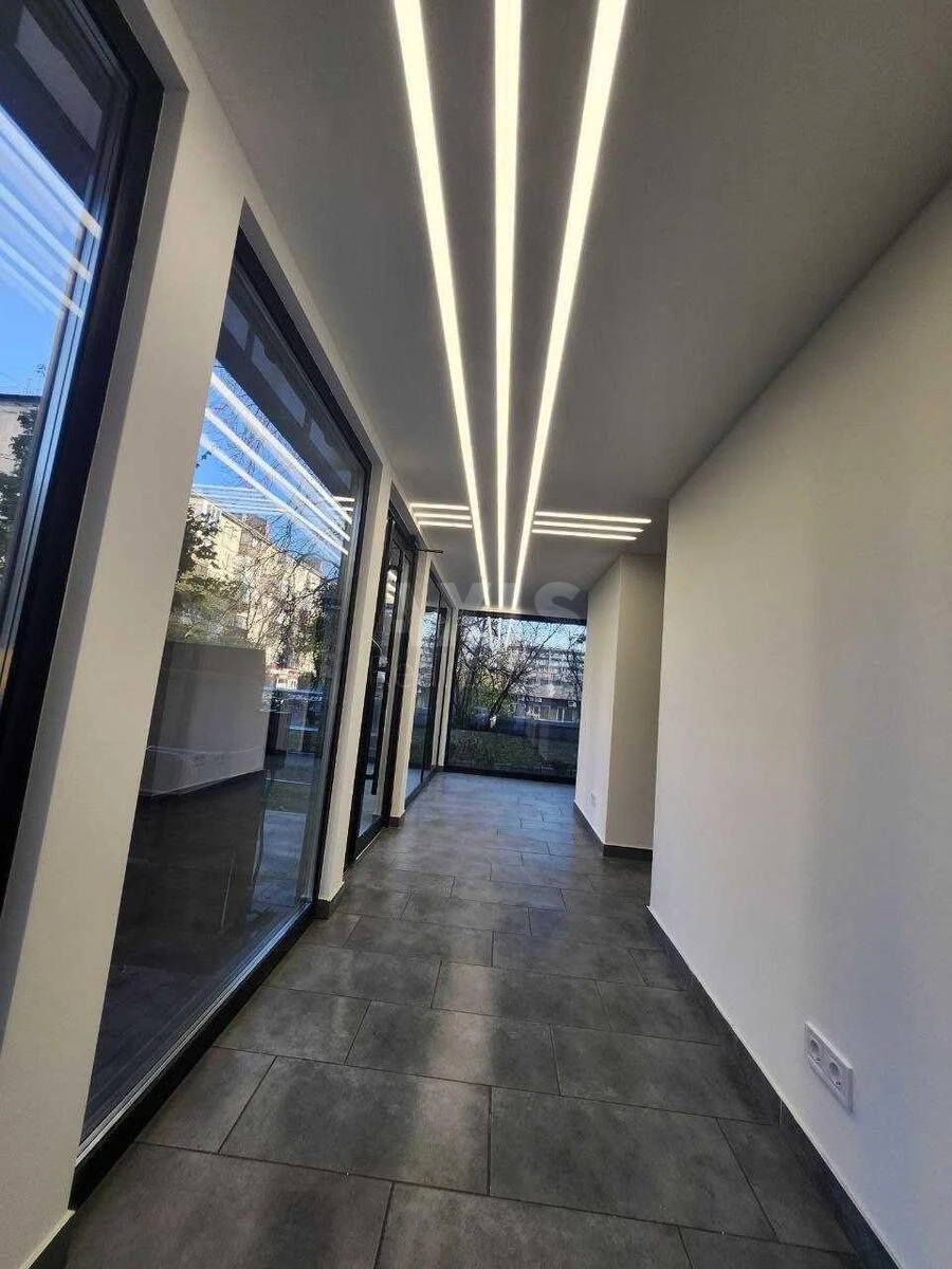 Объект торговли бул. Приймаченко Марии 4, 70м26722617