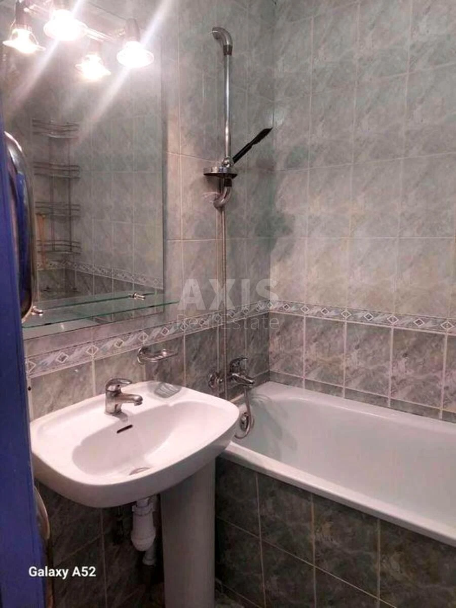 3к квартира пр-т Глушкова Академика 35644797