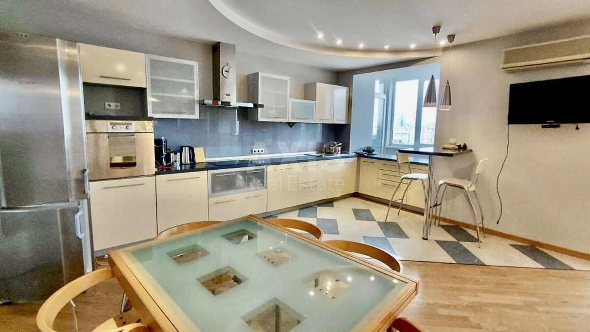 3k apartment vul. Bogatyrs'ka 18А667705