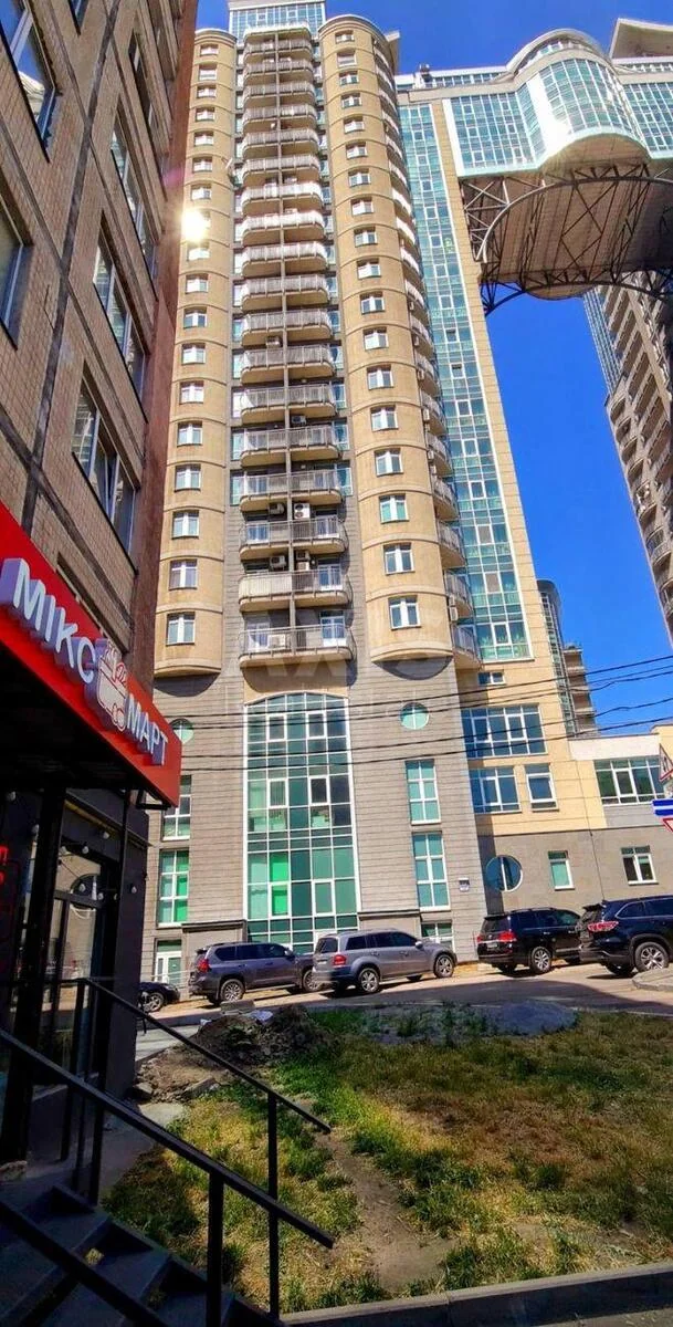 Об'єкт торгівлі вул. Звіринецька 61, 14м2