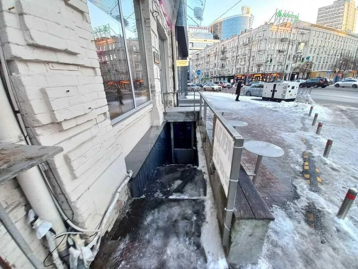 Объект торговли ул. Бассейная 9, 75м2652530