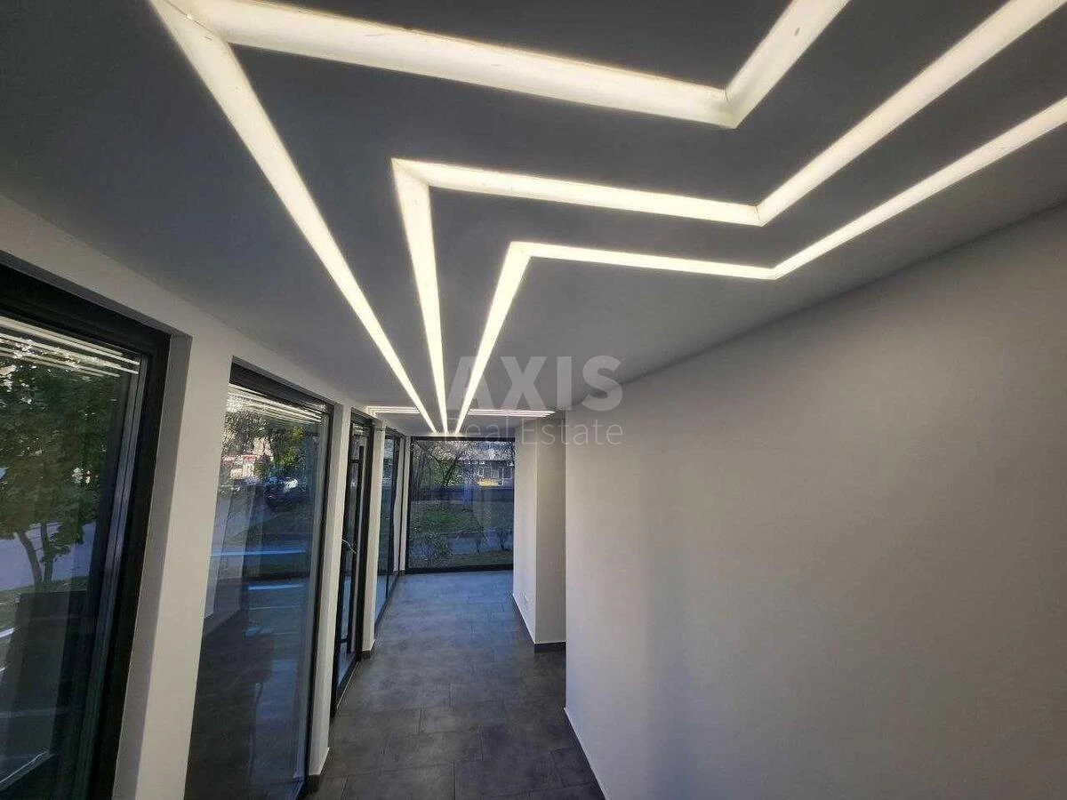 Объект торговли бул. Приймаченко Марии 4, 70м26722618