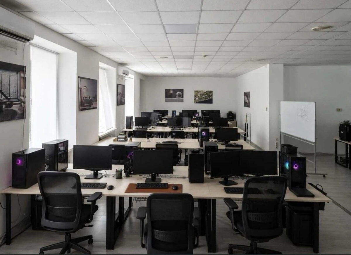 Office vul. Pymonenka Mykoly 13, 360m2698801