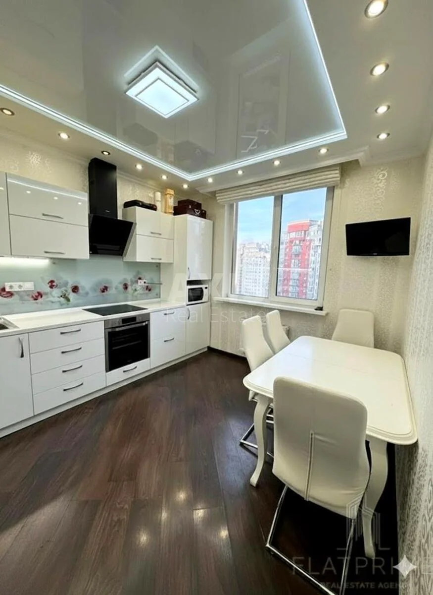 3k apartment vul. Yulia Zdanovska 50/2