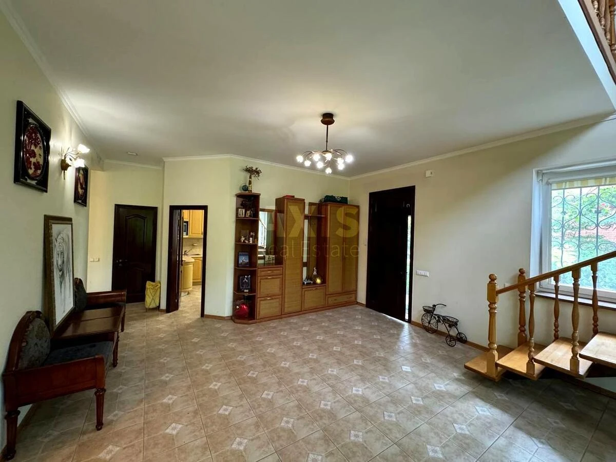 Дoм ул. Богатырская, 200м2, город Киев655184