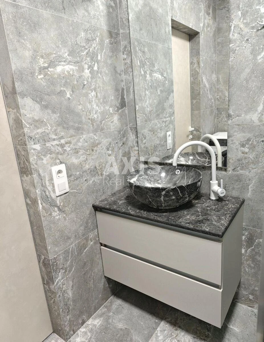 2к квартира пр-т Европейского Союза 83622225