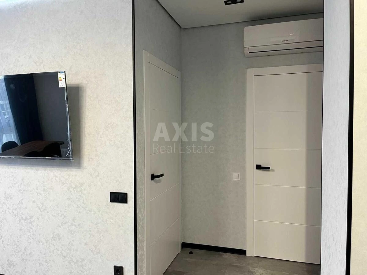 1k apartment vul. Saljutna 2Б5995111