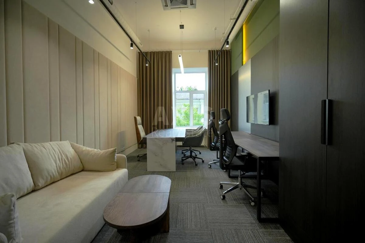 Офис ул. Хмельницкого Богдана 51, 570м26002112