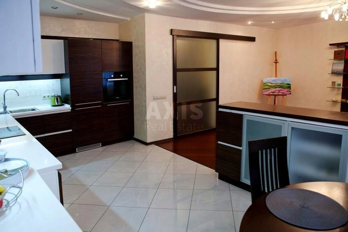 4k apartment nab. Dniprovs'ka 19680033