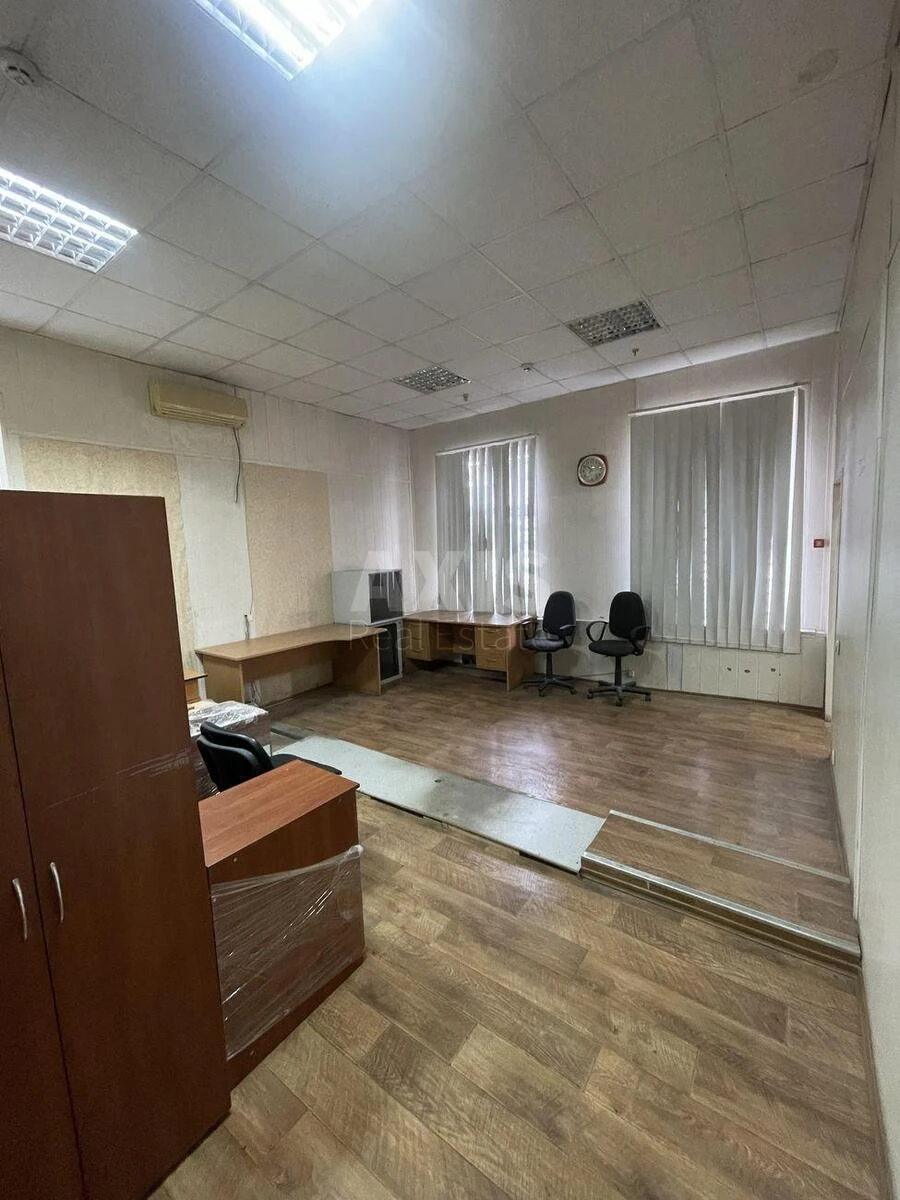 Office vul. Derevoobrobna 5, 300m2680752