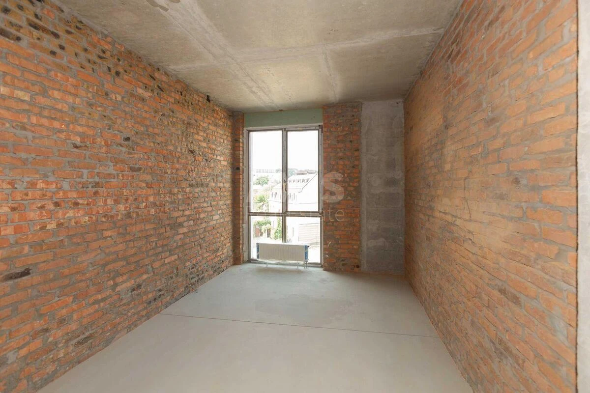 1k apartment vul. Naberezhno-Hreshhatyc'ka 217024010