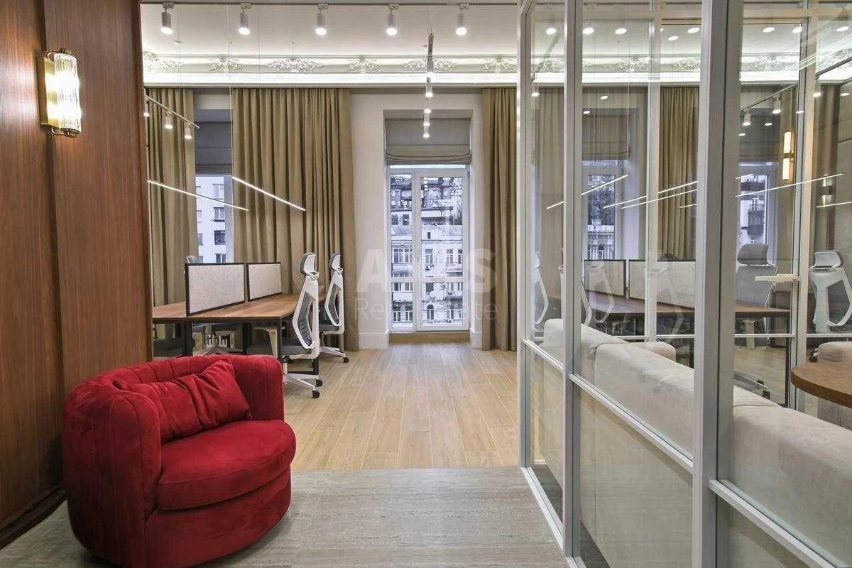 Office vul. Rustaveli Shota 1, 70m2675364