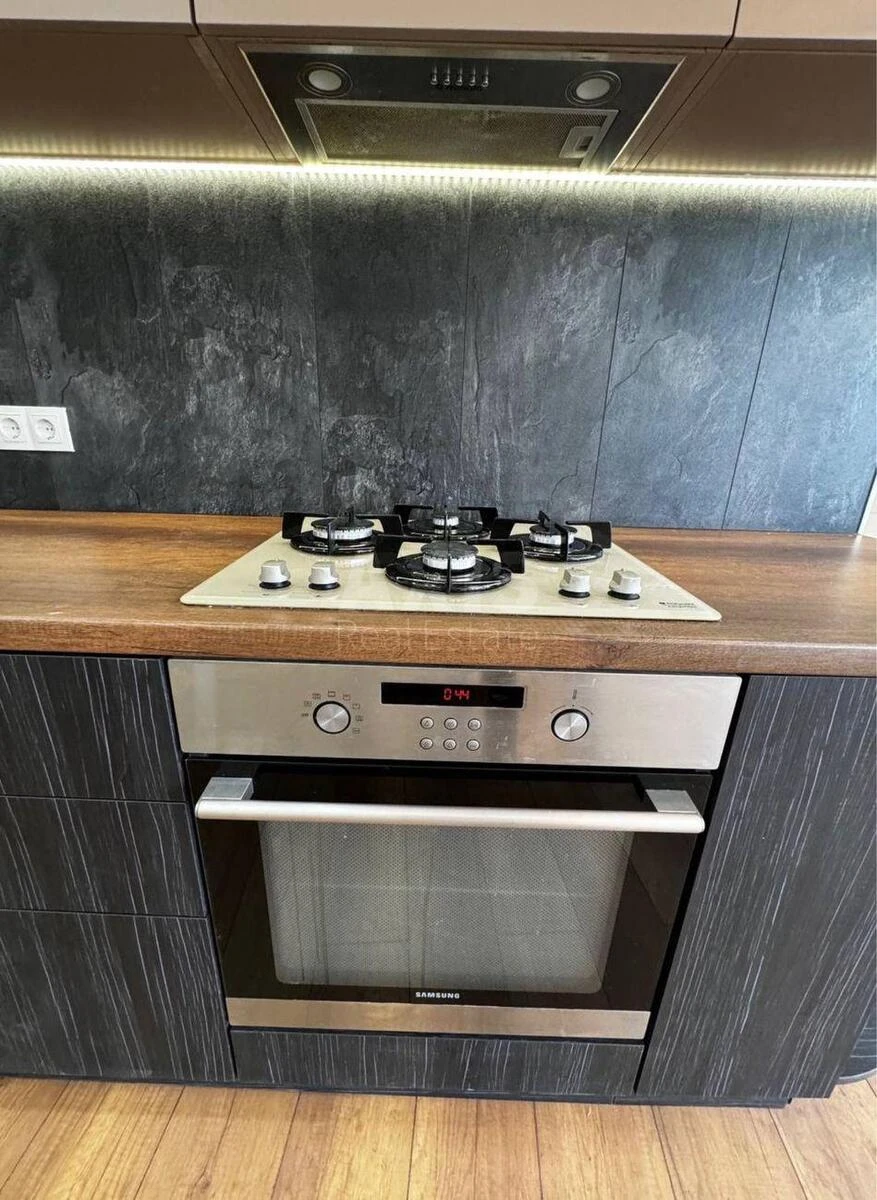 2k apartment vul. Glybochyc'ka 13/3718401