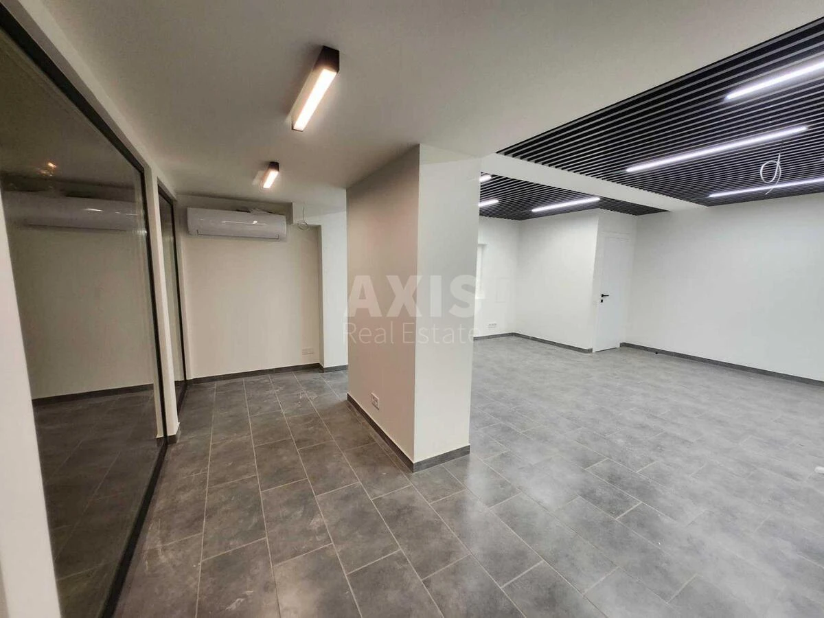 Объект торговли бул. Приймаченко Марии 4, 70м26722621