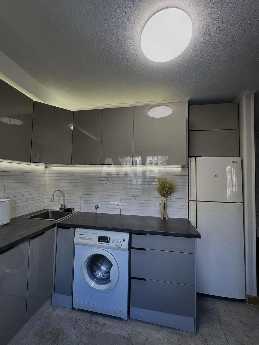 3k apartment pr-t Berestejskij 20