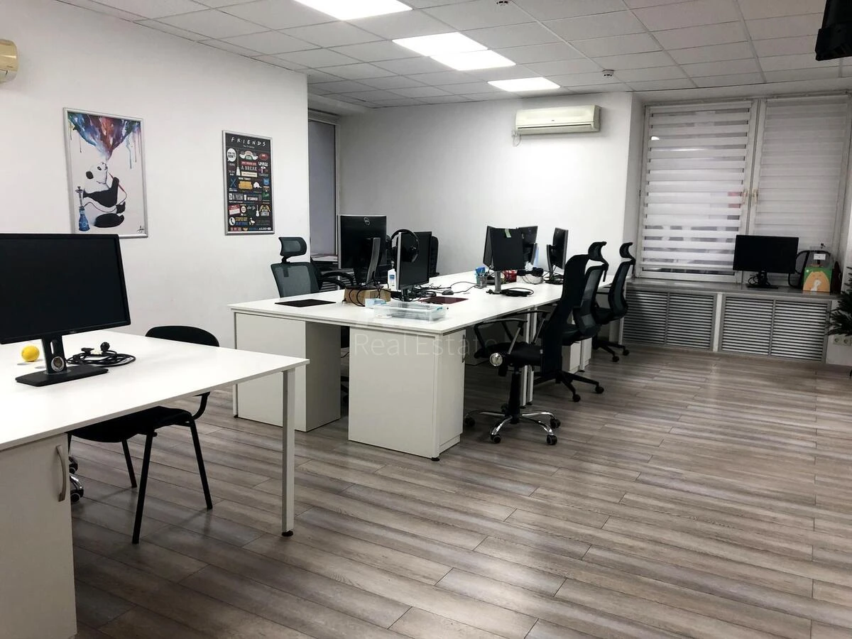 Office vul. Strutyns'kogo Sergija 8, 160m2611468
