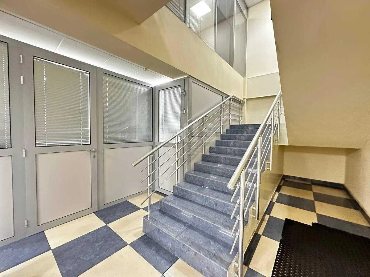 Office vul. Strutyns'kogo Sergija 8, 708m26258512