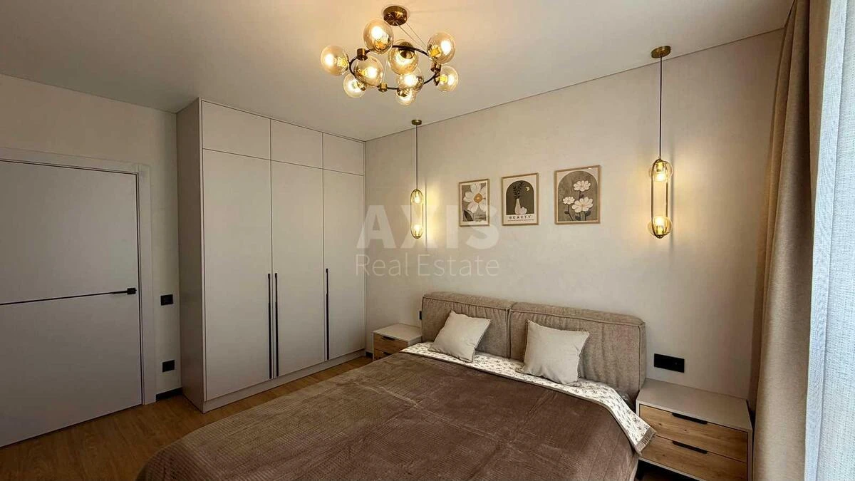 1k apartment nab. Dniprovs'ka 8713511