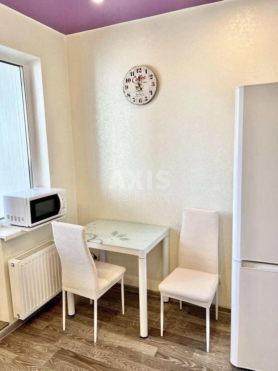 1k apartment vul. Rusovoi' Sofii' 648360