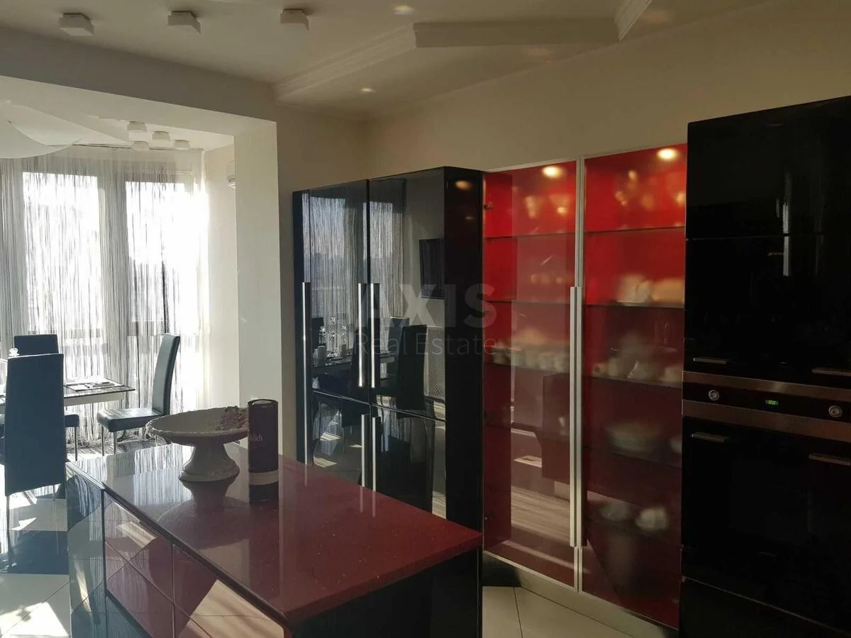 4k apartment pr-t Volodimira Іvasyuka 4