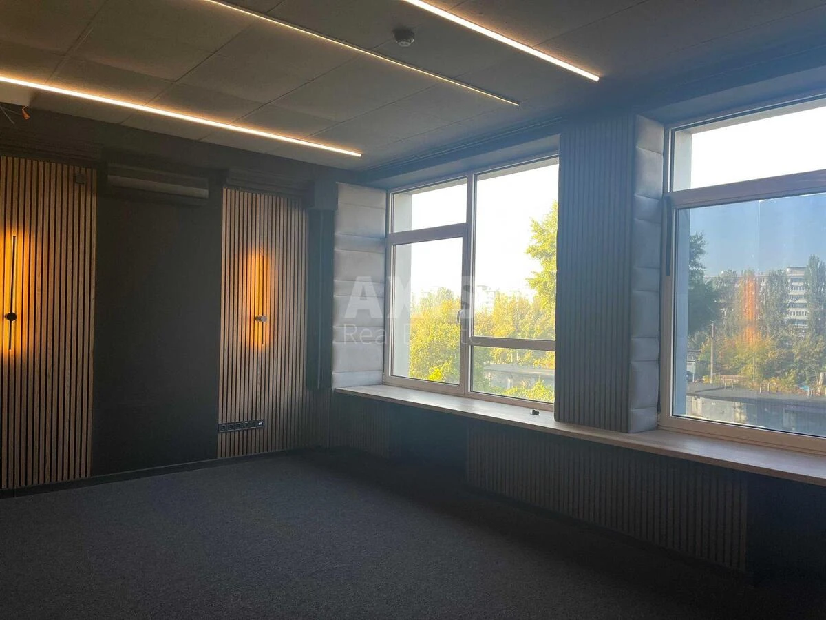Office pr-t Sobornosti 19, 126m2715934