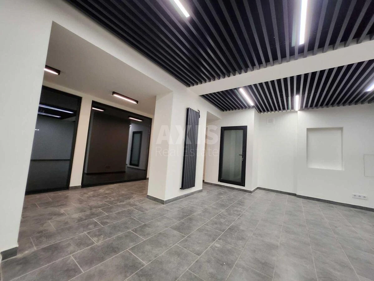 Trade object bul. Pryjmachenko Marii' 4, 70m26722622