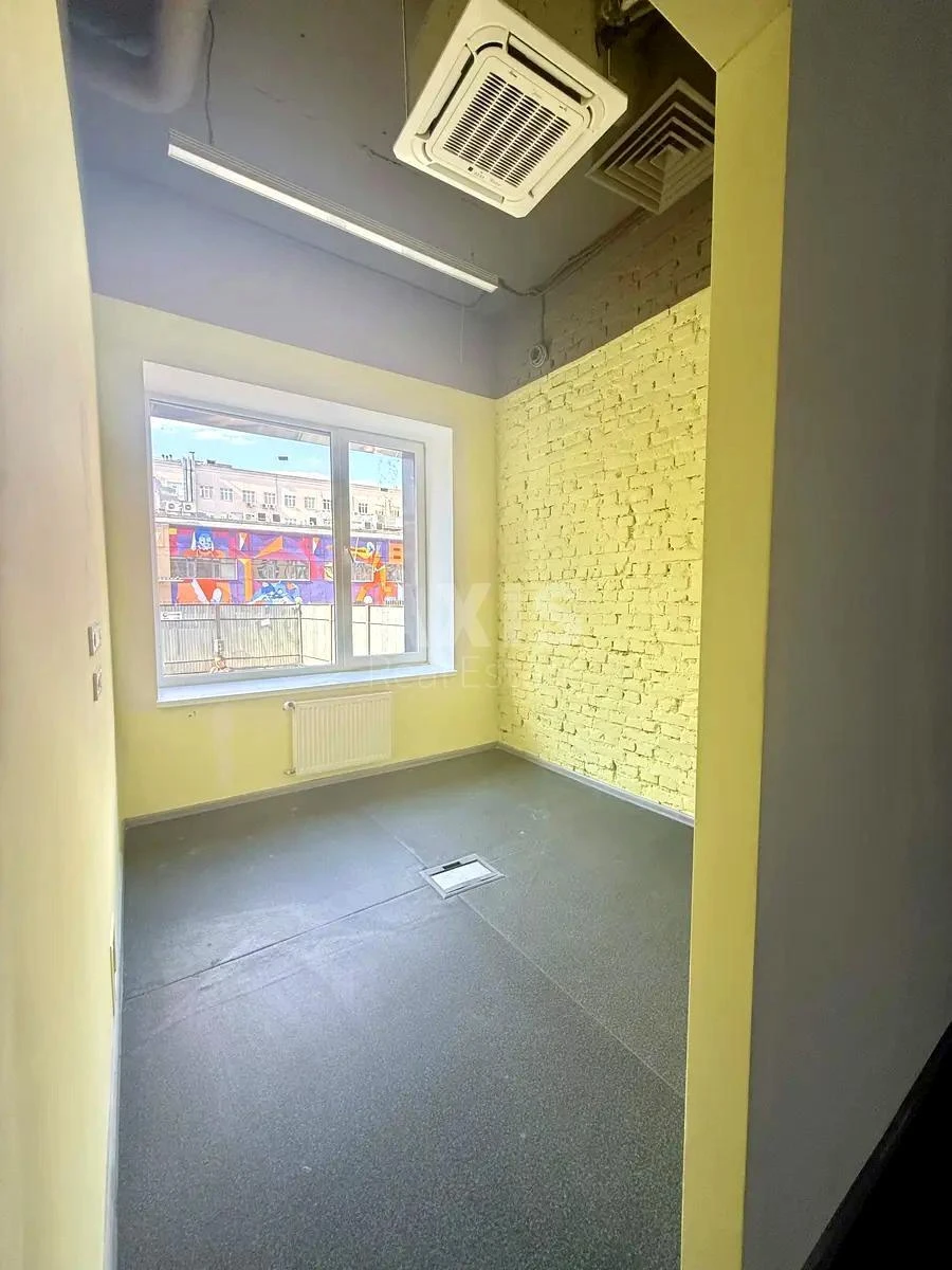 Office vul. Nyzhnij Val 51, 300m2677912