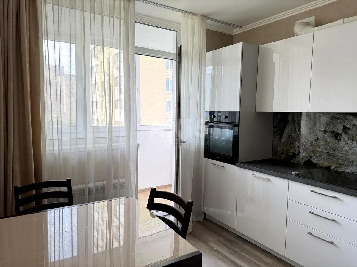 1k apartment vul. Urlivs'ka 23Б