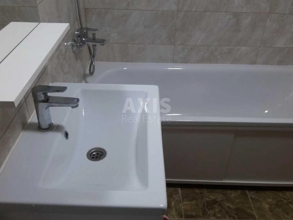 2к квартира пр-т Глушкова Академика 9Б681935
