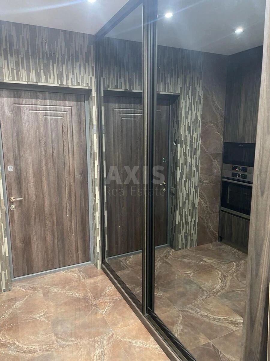 2k apartment vul. Zhmachenka Generala 28Б697699
