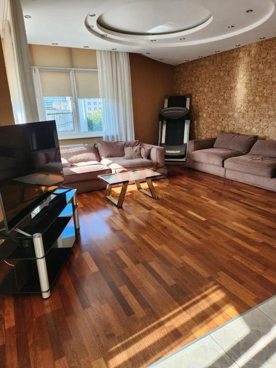 4к квартира пр-т Голосеевский 68709733