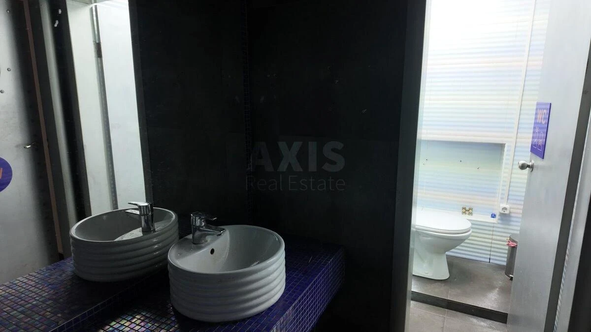 Объект торговли ул. Ахматовой Анны 15/27, 215м2646374