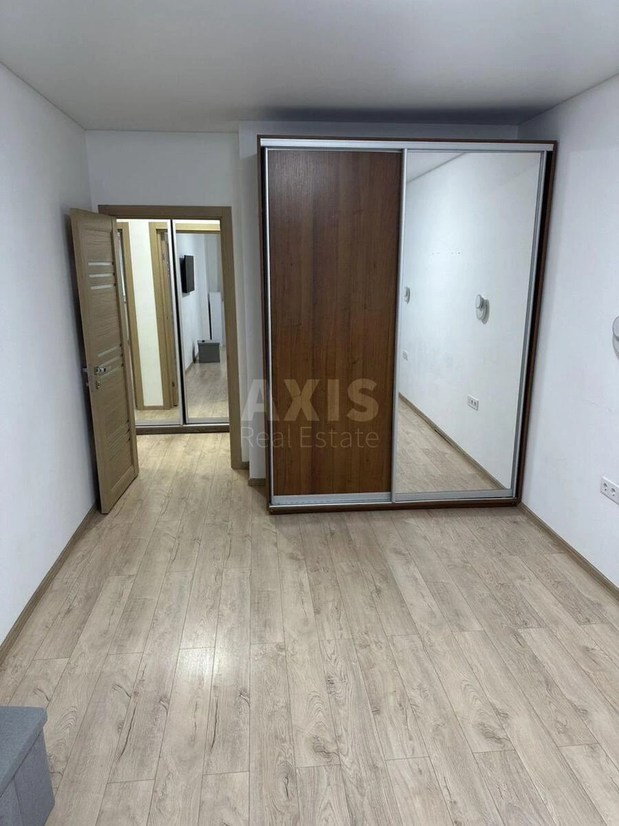 2к квартира ул. Александра Олеся 6Б677693